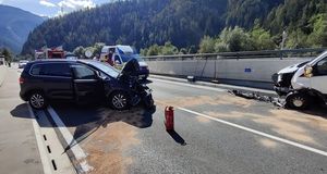 Verkehrsunfall Unterführung B180